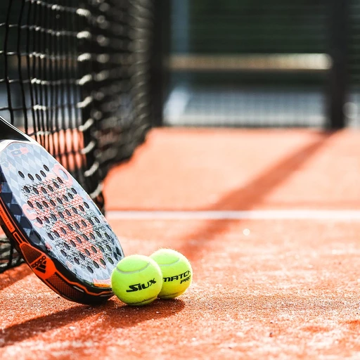 Öka din uthållighet på padelbanan med energituggummi!